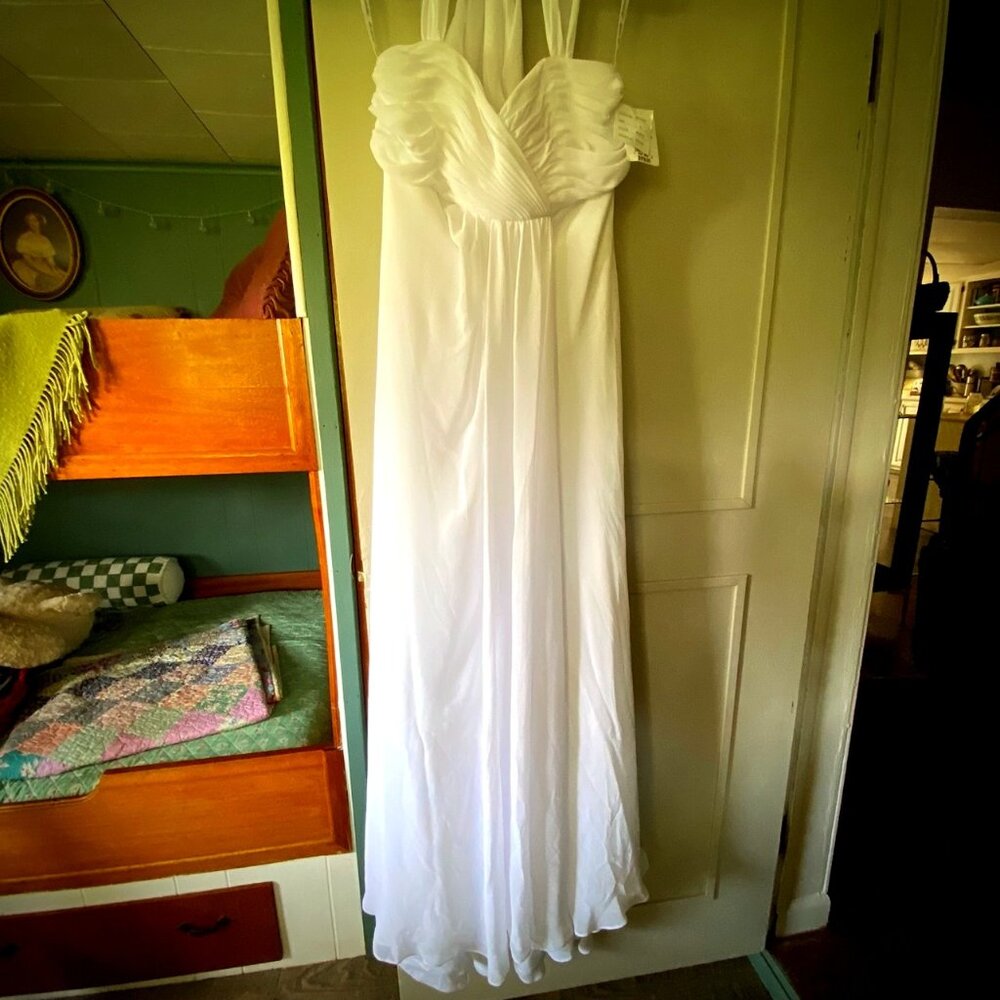 NWT Davids Bridal Halter Chiffon Wedding Dress Size 6 Empire Waist Sweetheart